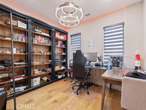 10 Shadybend , Irvine, CA