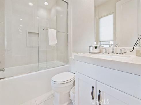 10 Shadybend , Irvine, CA