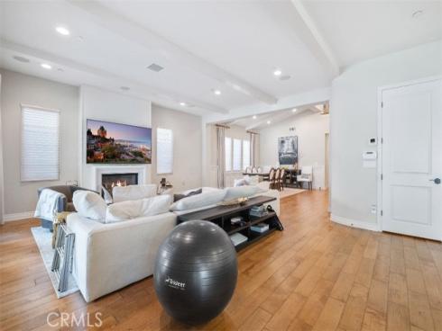 10 Shadybend , Irvine, CA