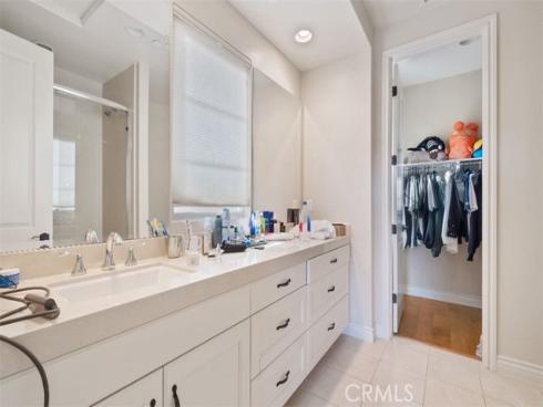 10 Shadybend , Irvine, CA