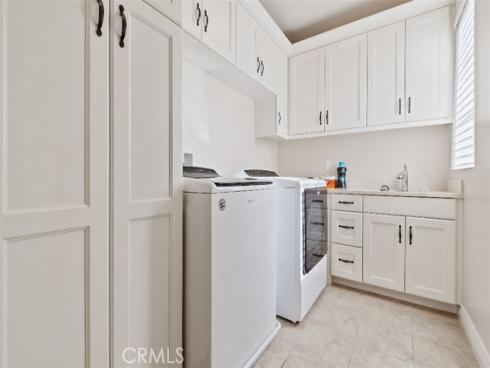 10 Shadybend , Irvine, CA