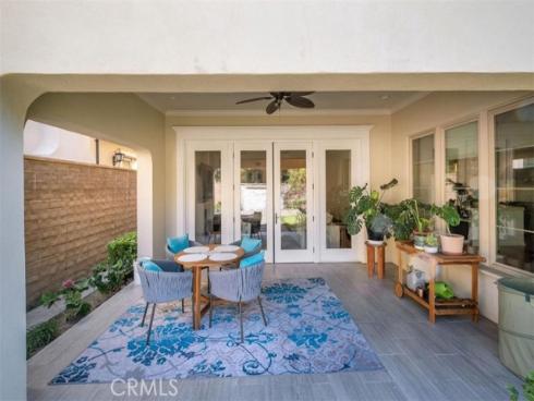 10 Shadybend , Irvine, CA