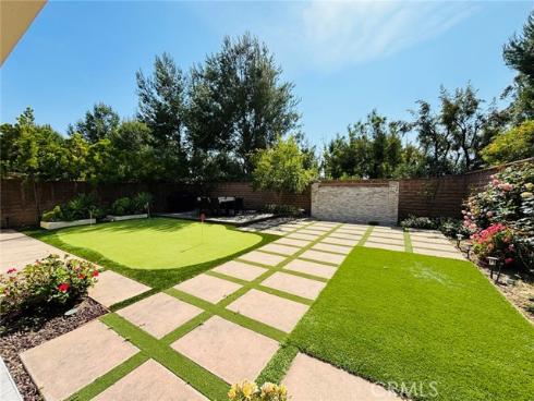 10 Shadybend , Irvine, CA