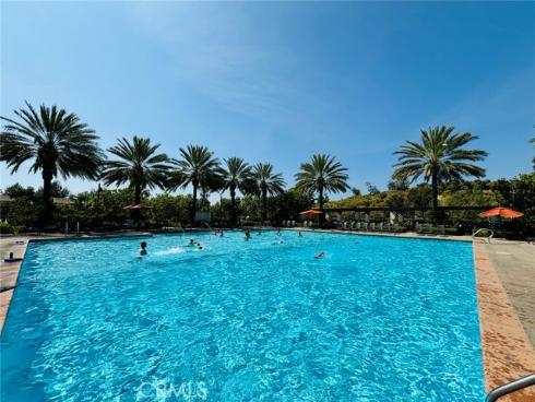 10 Shadybend , Irvine, CA