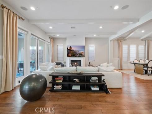 10 Shadybend , Irvine, CA