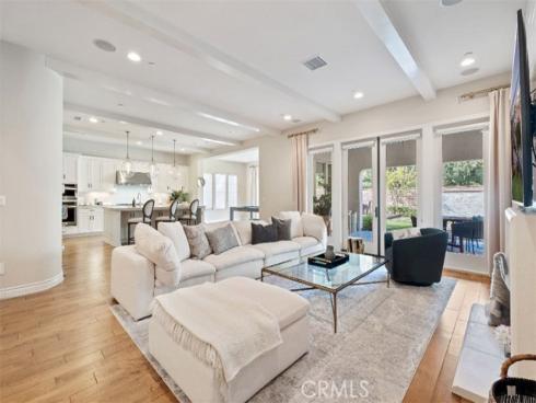 10 Shadybend , Irvine, CA