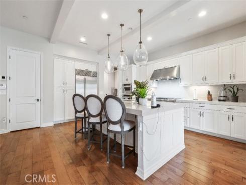 10 Shadybend , Irvine, CA