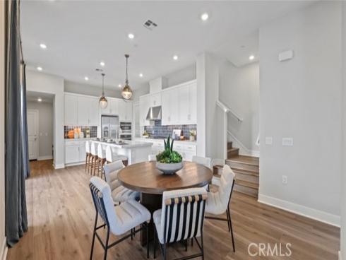 336  Coolidge  , Irvine, CA