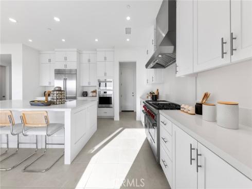 118  Sunnybank   Boulevard, Irvine, CA