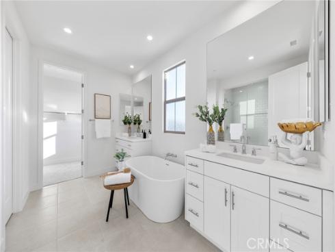 118  Sunnybank   Boulevard, Irvine, CA