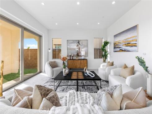 118  Sunnybank   Boulevard, Irvine, CA