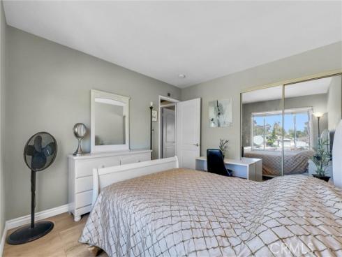 16 Iron Bark Way, Irvine, CA