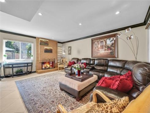 16 Iron Bark Way, Irvine, CA