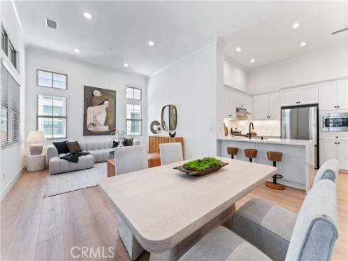 90 Mayfair , Irvine, CA