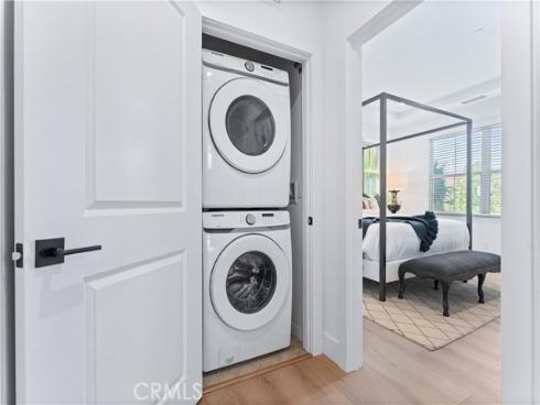 90 Mayfair , Irvine, CA