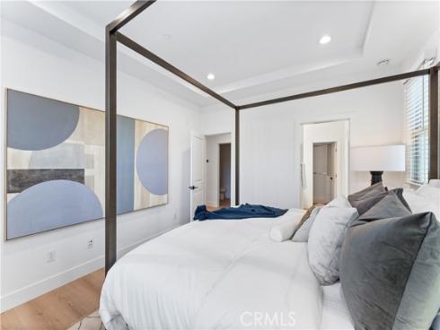 90 Mayfair , Irvine, CA