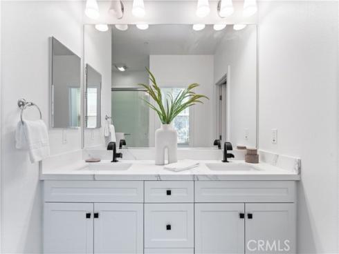 90 Mayfair , Irvine, CA