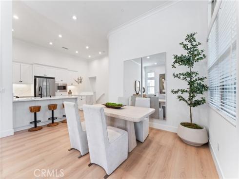 90 Mayfair , Irvine, CA