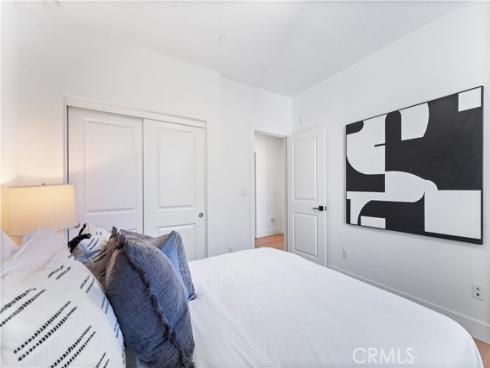 90 Mayfair , Irvine, CA