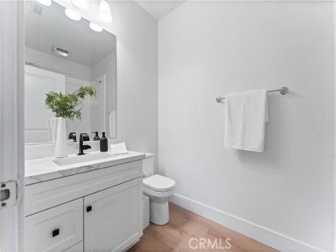 90 Mayfair , Irvine, CA