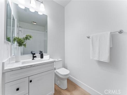 90 Mayfair , Irvine, CA