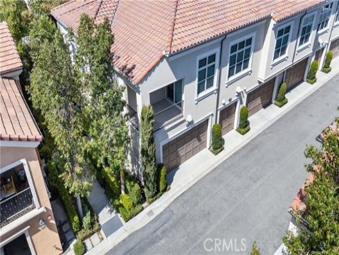 90 Mayfair , Irvine, CA