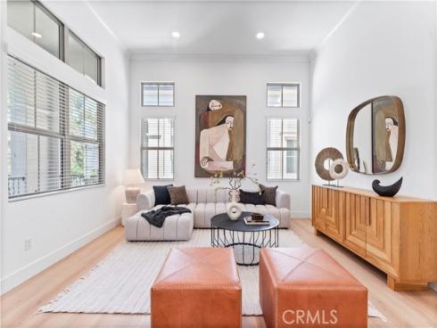 90 Mayfair , Irvine, CA