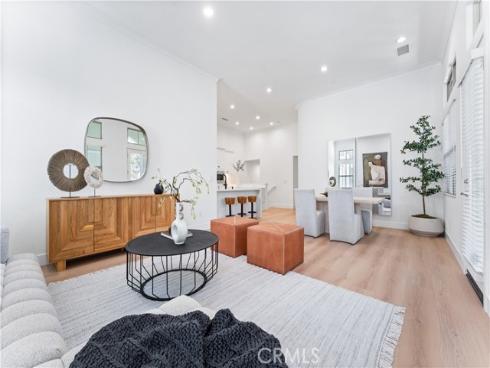 90 Mayfair , Irvine, CA