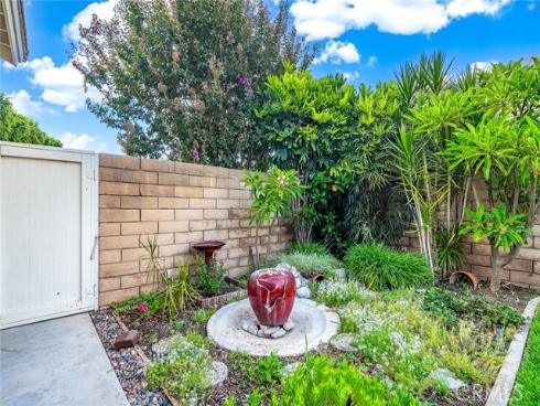 11 Henry , Irvine, CA