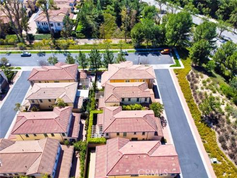 54 Trotter , Irvine, CA