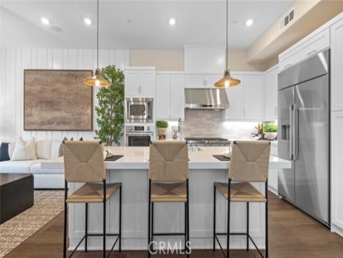 183 Sawbuck , Irvine, CA