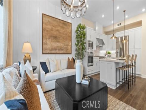 183 Sawbuck , Irvine, CA