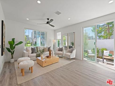 101 Stage , Irvine, CA