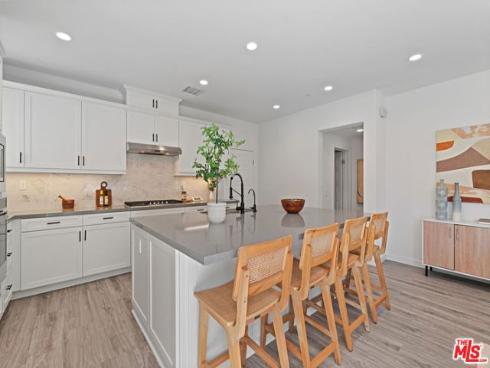 101 Stage , Irvine, CA