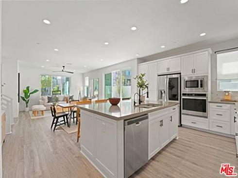 101 Stage , Irvine, CA