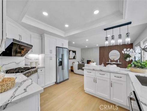 56 Monticello , Irvine, CA