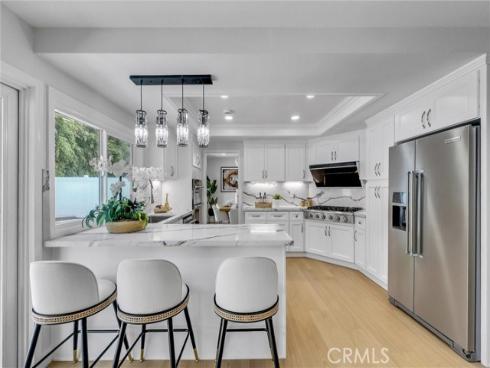 56 Monticello , Irvine, CA