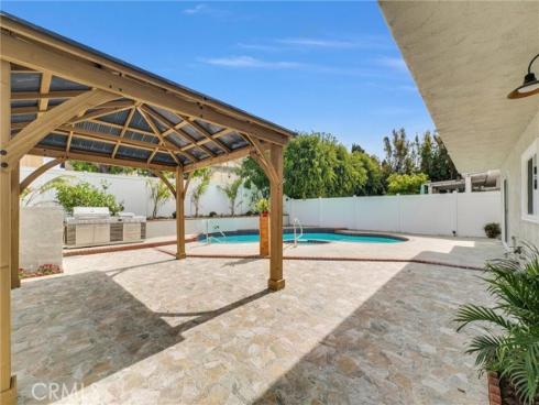 56 Monticello , Irvine, CA