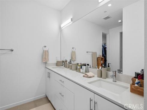 224  Placemark  , Irvine, CA