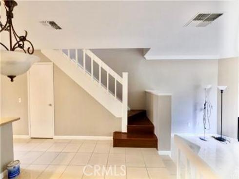 196 Pineview , Irvine, CA