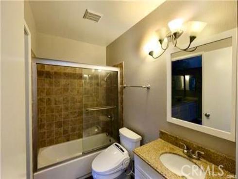 196 Pineview , Irvine, CA