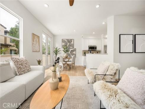 97 Sapphire 39 , Irvine, CA