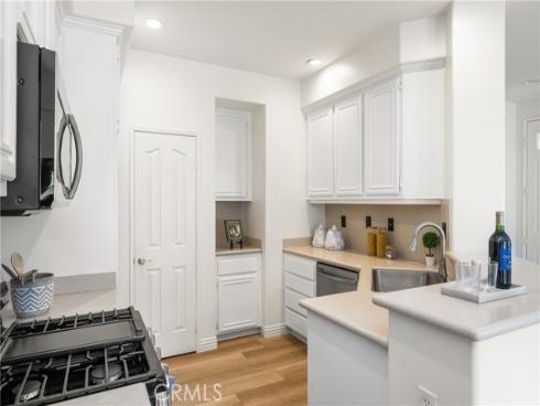 97 Sapphire 39 , Irvine, CA