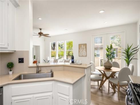 97 Sapphire 39 , Irvine, CA