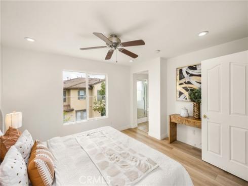 97 Sapphire 39 , Irvine, CA