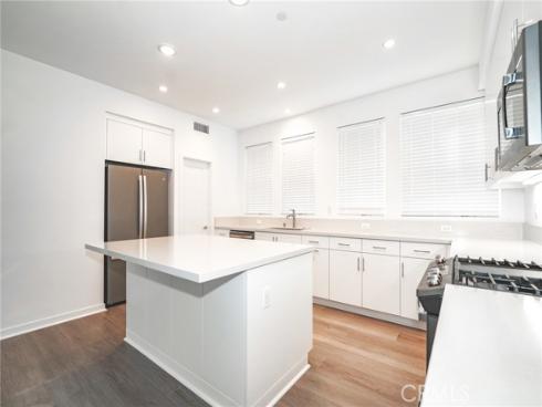 337  Placemark  , Irvine, CA