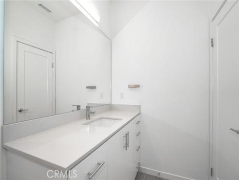 337  Placemark  , Irvine, CA