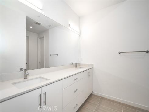 337  Placemark  , Irvine, CA