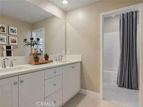 466  Lobata  , Irvine, CA