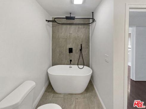 99 Streamwood , Irvine, CA